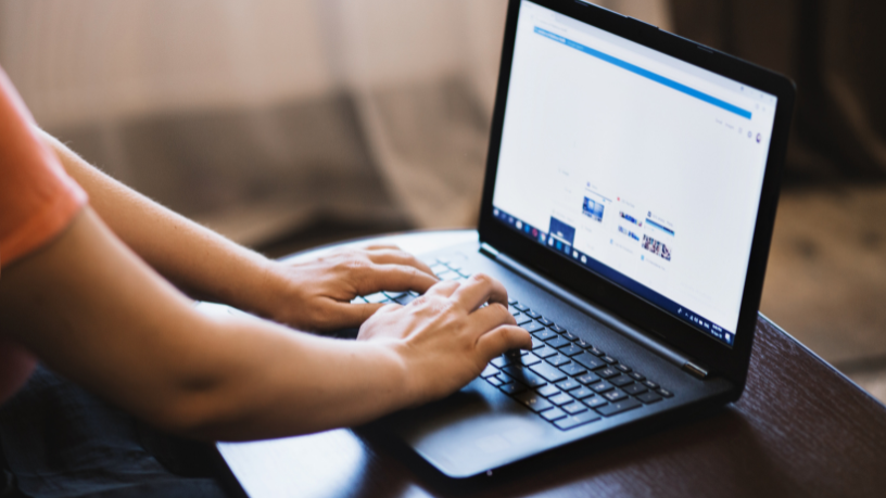 Entenda com a Saftec Digital quando a divulgação de nomes em processos fere o direito à privacidade.