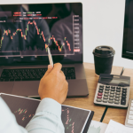 Rodrigo Balassiano destaca como a segregação de funções reduz riscos de fraude e conflitos no ambiente corporativo.