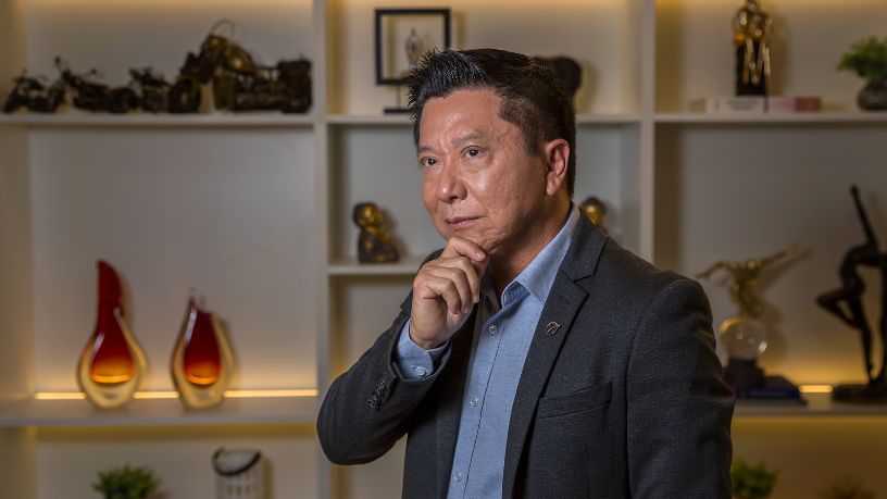 Dr. Milton Seigi Hayashi evidencia os benefícios dos preenchimentos faciais modernos para resultados naturais.