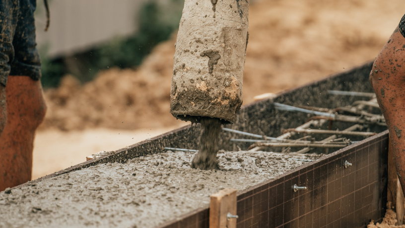 Para Valderci Malagosini Machado, o controle técnico na montagem de painéis é o que garante precisão estrutural e resultado estético superior.